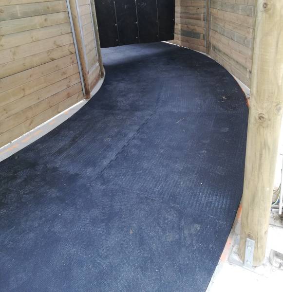 tapis sol caoutchouc pour marcheur chevaux